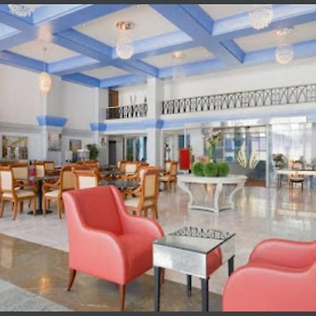 Royal Palms Hotel 뭄바이 외부 사진
